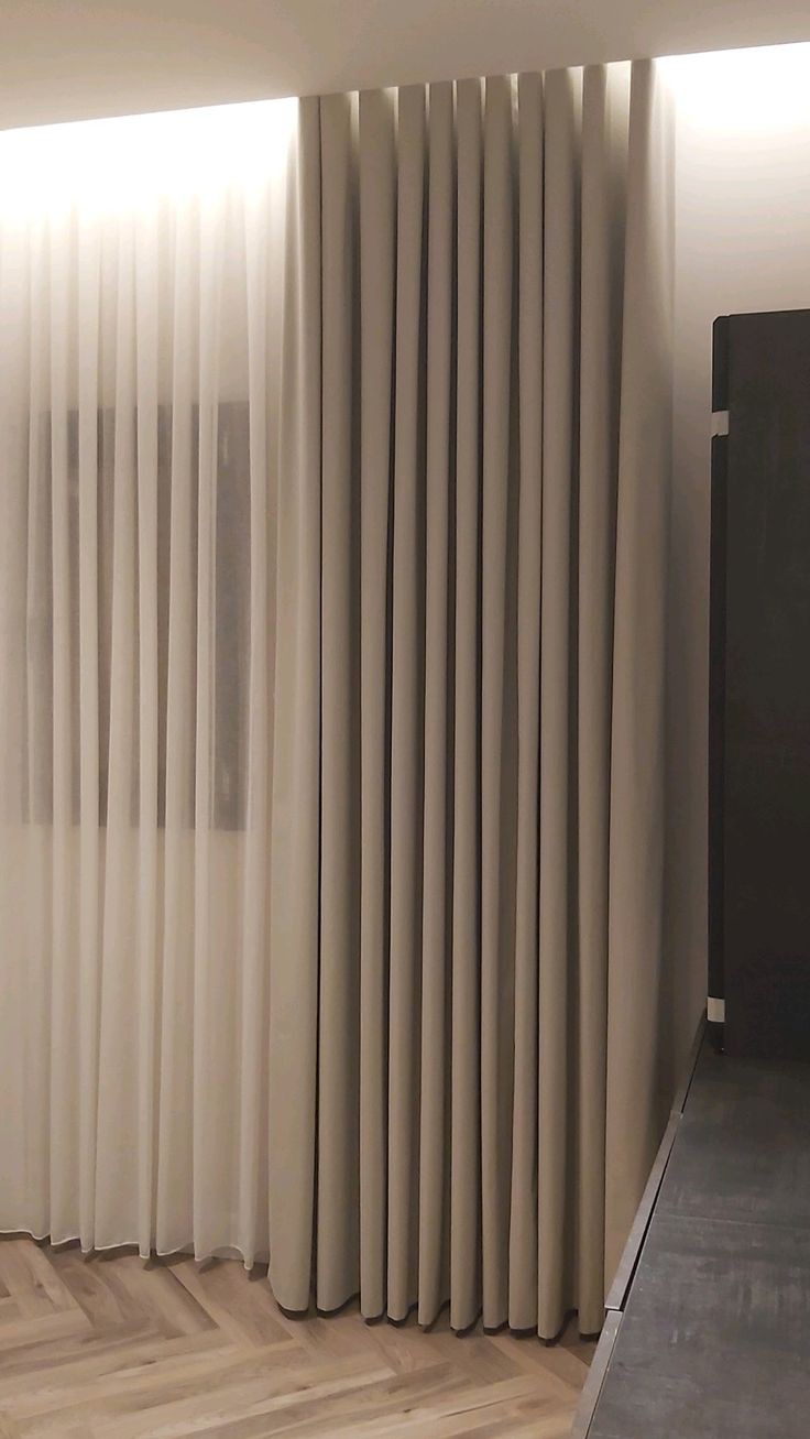 Curtain 253 Curtain 253